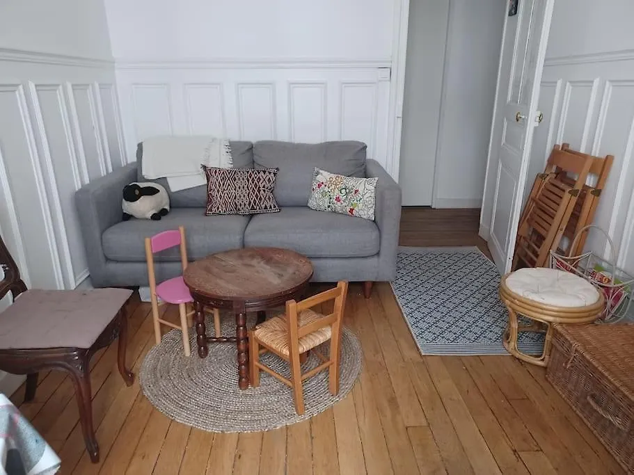 12e Apartmán